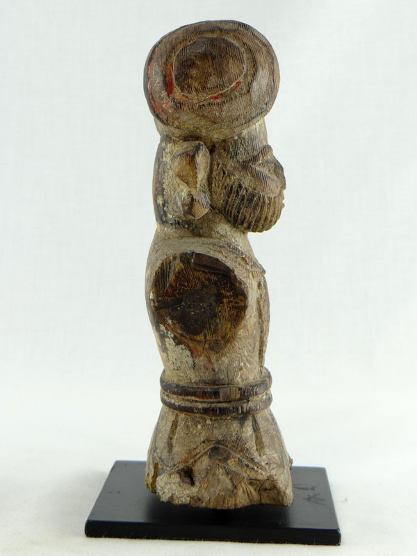 Inde, XVIIIème Siècle, Buste De Dignitaire En Bois Sculpté.