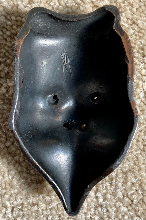 Giappone, 1900 circa, epoca Meiji, Miniatura della maschera del teatro Noh En Shibuichi.