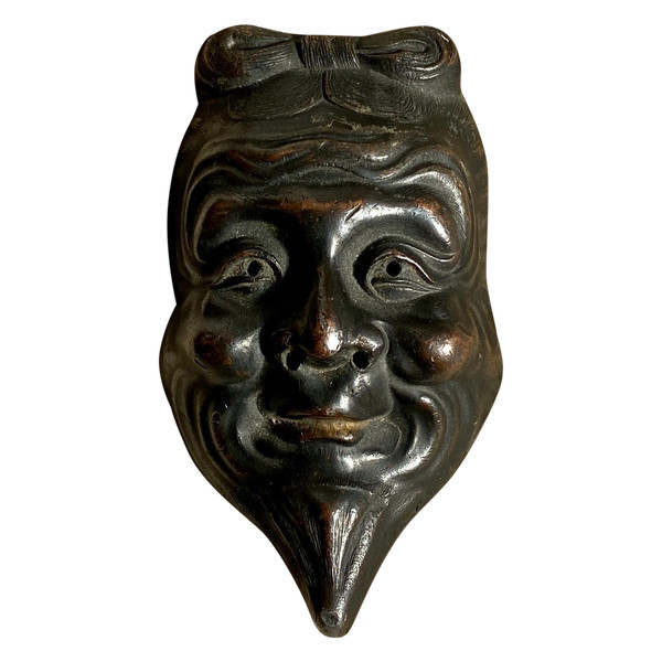 Giappone, 1900 circa, epoca Meiji, Miniatura della maschera del teatro Noh En Shibuichi.