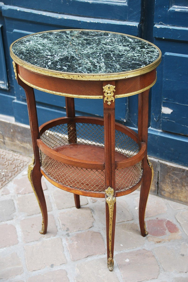 Kleiner Salontisch Im Stil von Louis XVI