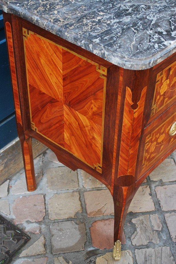 Elégante Commode En Marqueterie De Fleurs D époque Transition XVIII