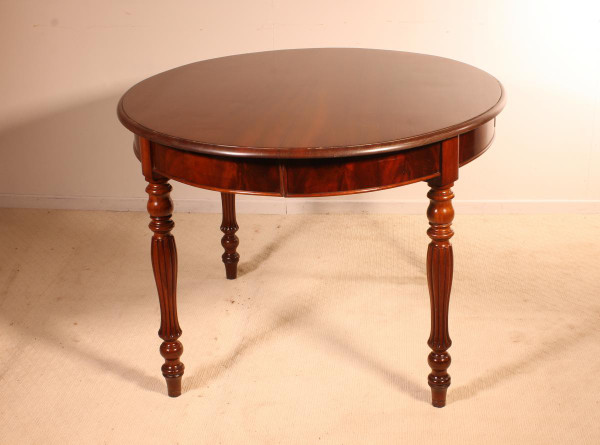 Mahogany Table Polished Au Tampon Française 19 ° In The Shape Of An Ellipse