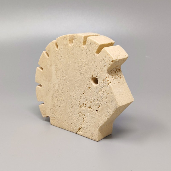 1970 Original large hedgehog sculpture in travertine by Enzo Mari for F.lli Mannelli