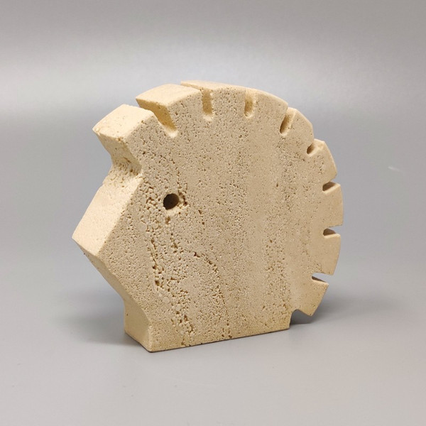 1970 Original large hedgehog sculpture in travertine by Enzo Mari for F.lli Mannelli