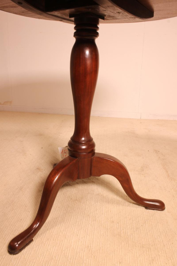 English Pedestal Table 19th In Mahogany