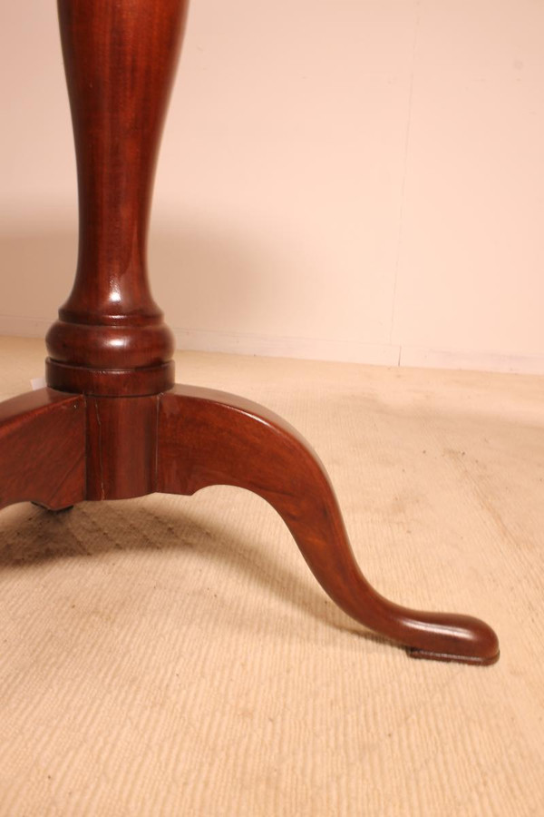 English Pedestal Table 19th In Mahogany