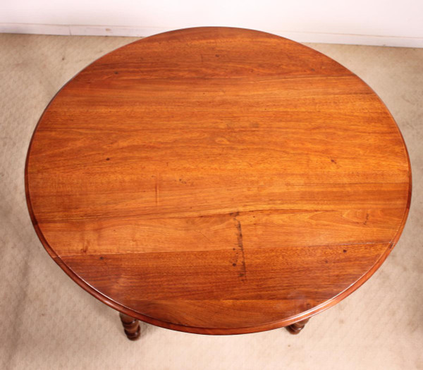 Oval Table In Walnut 19 ° Century