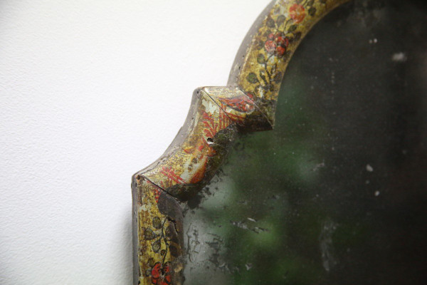 Kosmetikspiegel mit Pariser Lack aus der Zeit Ludwigs XV