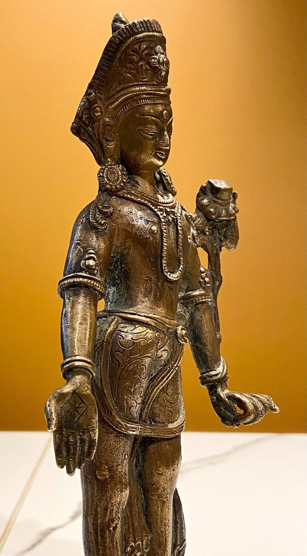 Tibet, First Half Of The 20th Century, Statuette Of Tara In Bronze.