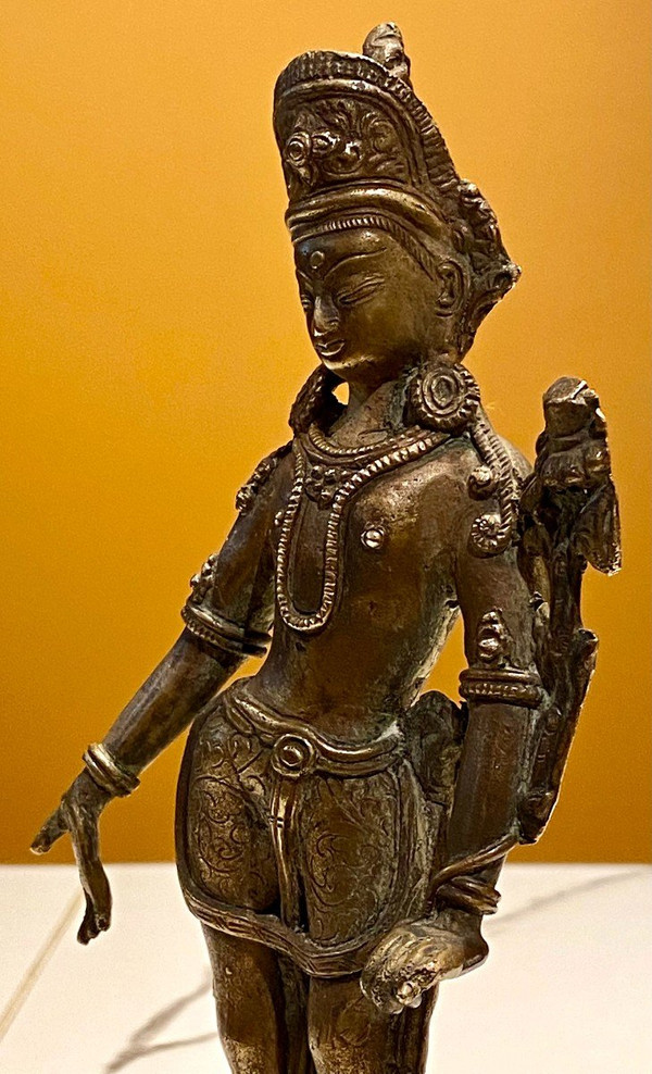 Tibet, First Half Of The 20th Century, Statuette Of Tara In Bronze.