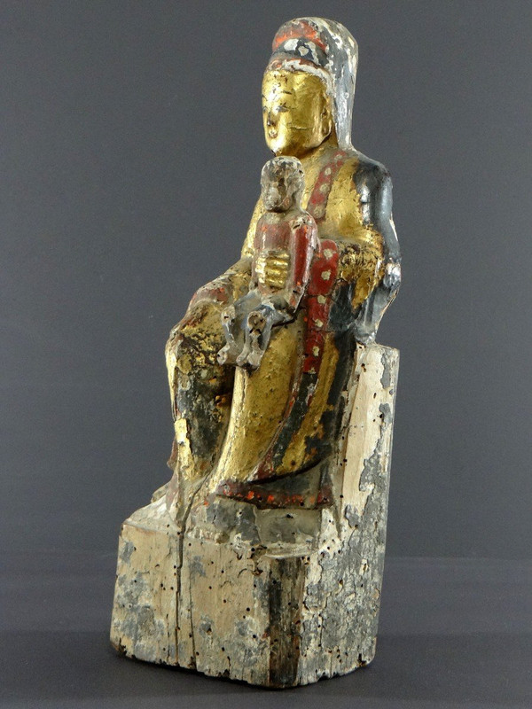 China, Late Ming Period, Beginning Qing Period, XVIIth Century, Kouan Yin Statue In Lacquered And Gilded Wood.