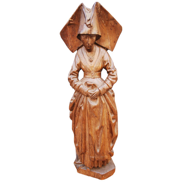 Sculpture Représentant Une Femme  Du Moyen Age