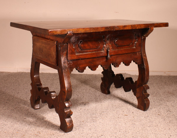 Table Espagnole 17° Siècle En Noyer