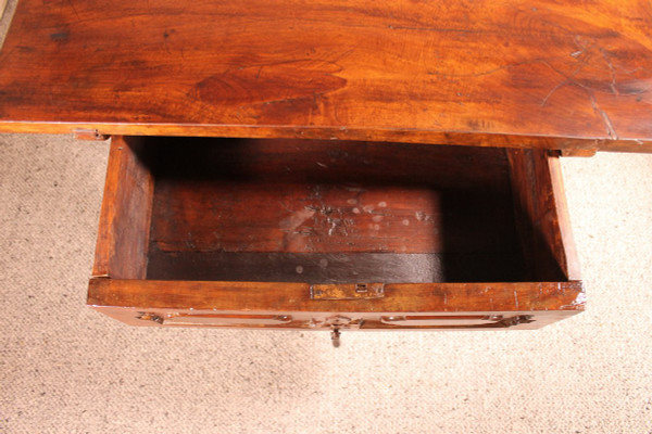 Table Espagnole 17° Siècle En Noyer