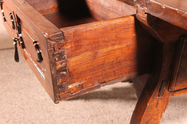 Table Espagnole 17° Siècle En Noyer