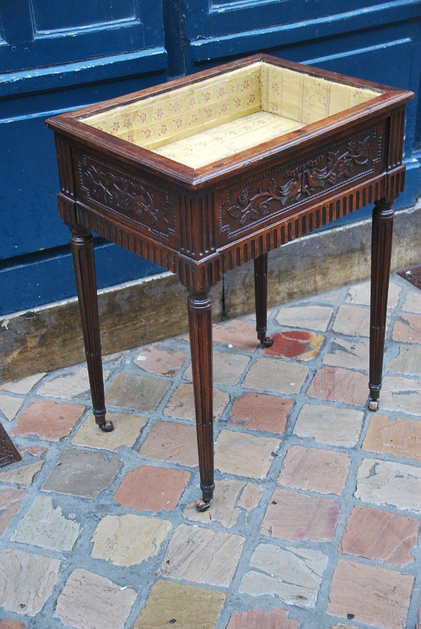 Pflanzgefäß aus Walnussholz, Louis XVI-Zeit