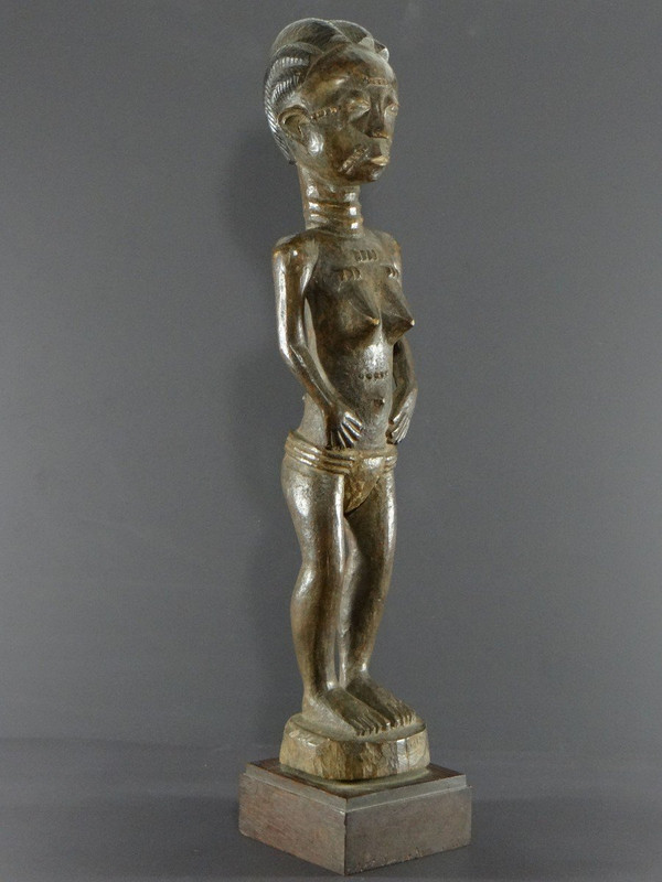 Costa d'Avorio, popolo Baoulé, circa 1950, statua femminile Baoulé o Abron.