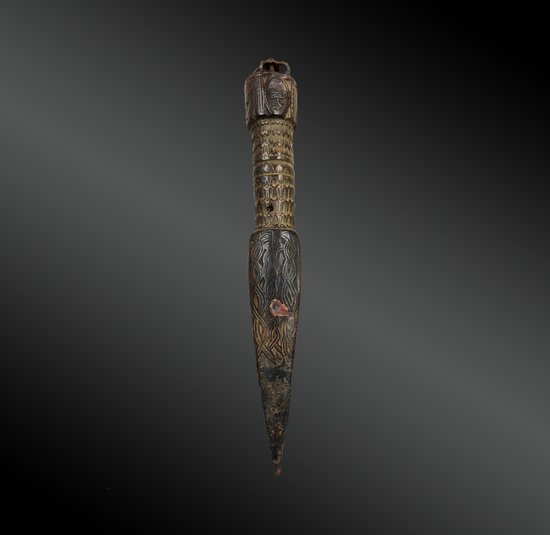 Ritual DAGGER called Phurbu - Tibet End of XIXth - beginning of XXth century - Wood with shiny patina and iron