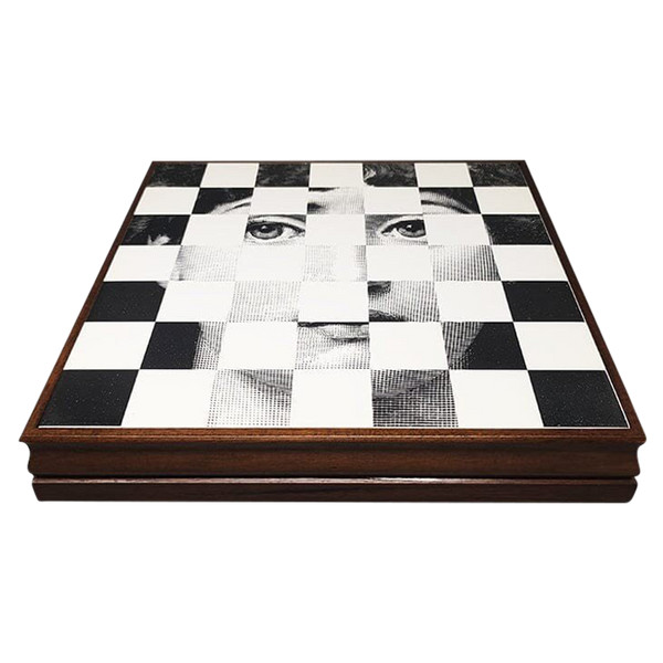 1970 Magnifique échiquier -  Ensemble de jeu -  de Piero Fornasetti. Fabriqué en Italie