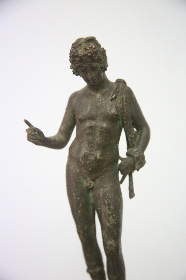 Bronzo della fine del XIX secolo raffigurante Narciso o Dioniso.