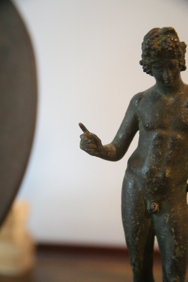 Bronzo della fine del XIX secolo raffigurante Narciso o Dioniso.