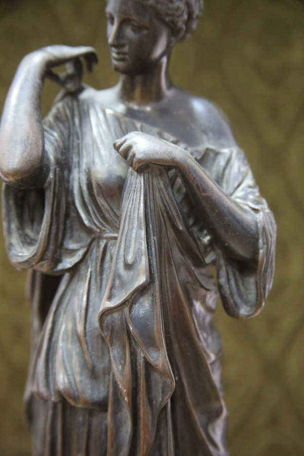 Diane de Gabies in bronzo con patina marrone, fine XIX secolo