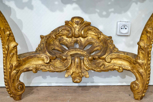 Regency period carved and gilded wood console table, early 18th century