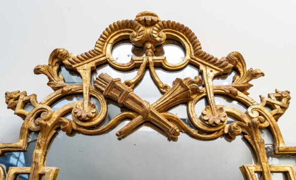 Important miroir à parcloses en bois doré  d'époque Louis XIV