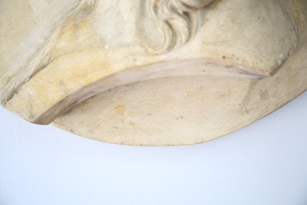 Grande medaglione in gesso di David D'Angers (1788-1756), fine XIX secolo.
