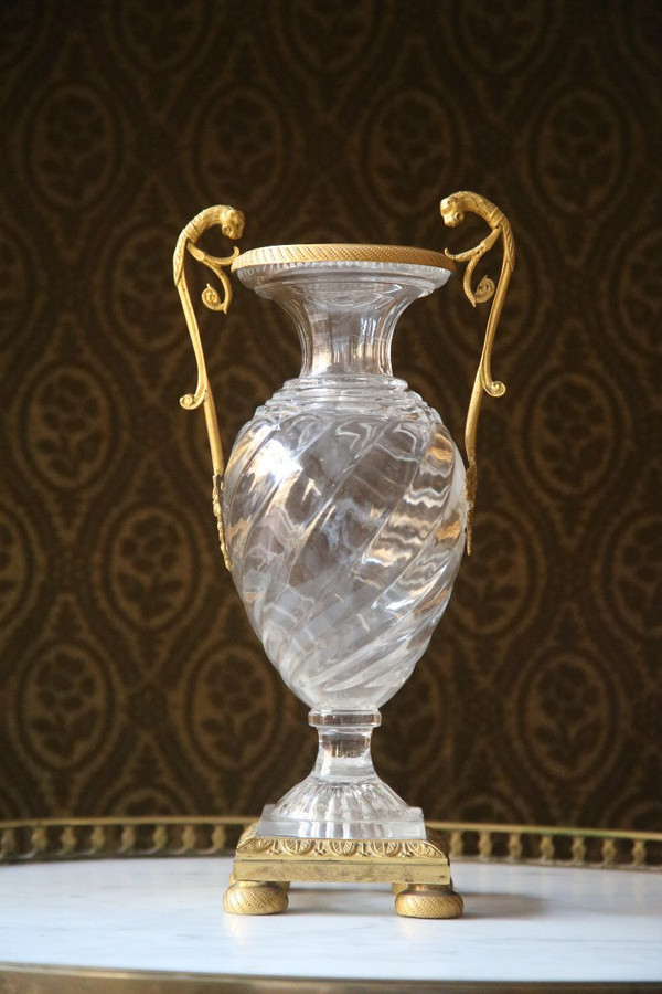 Vase d'époque Charles X en cristal et bronze doré.
