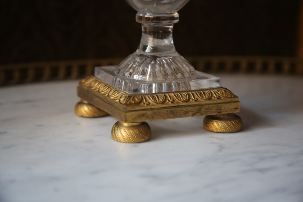 Vase d'époque Charles X en cristal et bronze doré.