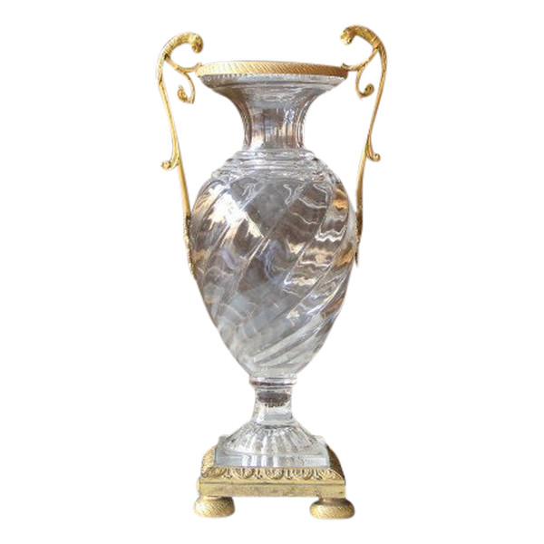 Vase d'époque Charles X en cristal et bronze doré.