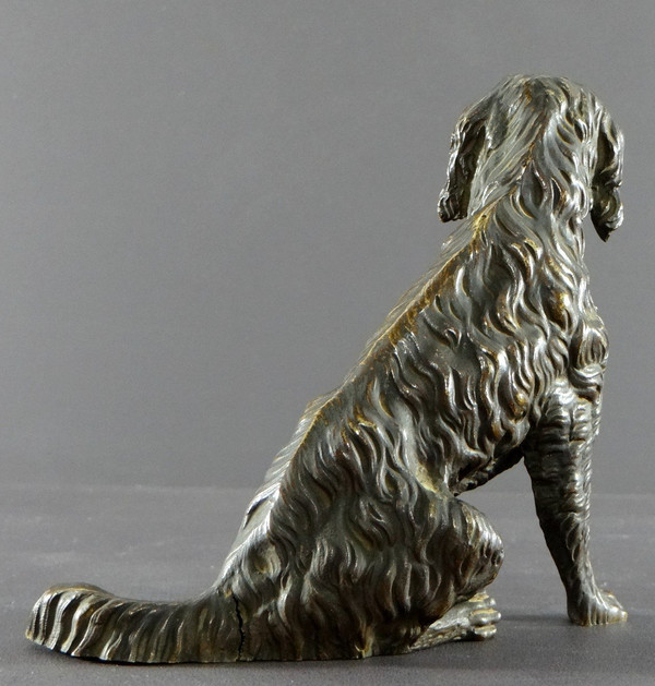 Francia, inizio XX secolo, Statuetta di cane in bronzo con mandibola mobile.