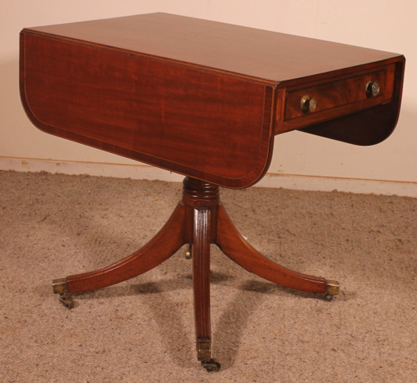 Petite Table à Rabat Pembroke début Du 19° Siècle En Acajou