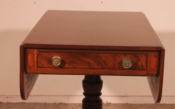 Petite Table à Rabat Pembroke début Du 19° Siècle En Acajou