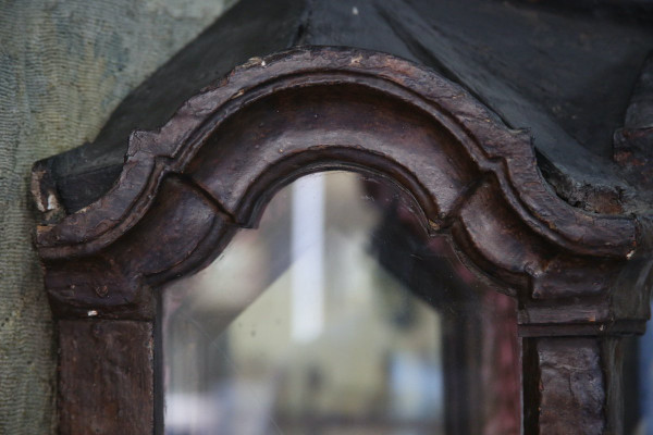 Vetrina in legno laccato, opera italiana, XVIII secolo.