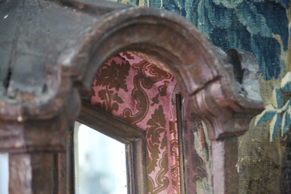 Vetrina in legno laccato, opera italiana, XVIII secolo.