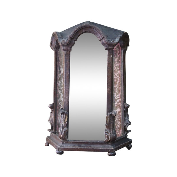 Vetrina in legno laccato, opera italiana, XVIII secolo.
