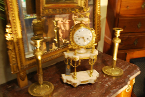 Portico Clock In White Marble And Gilt Bronze Louis XVI Period