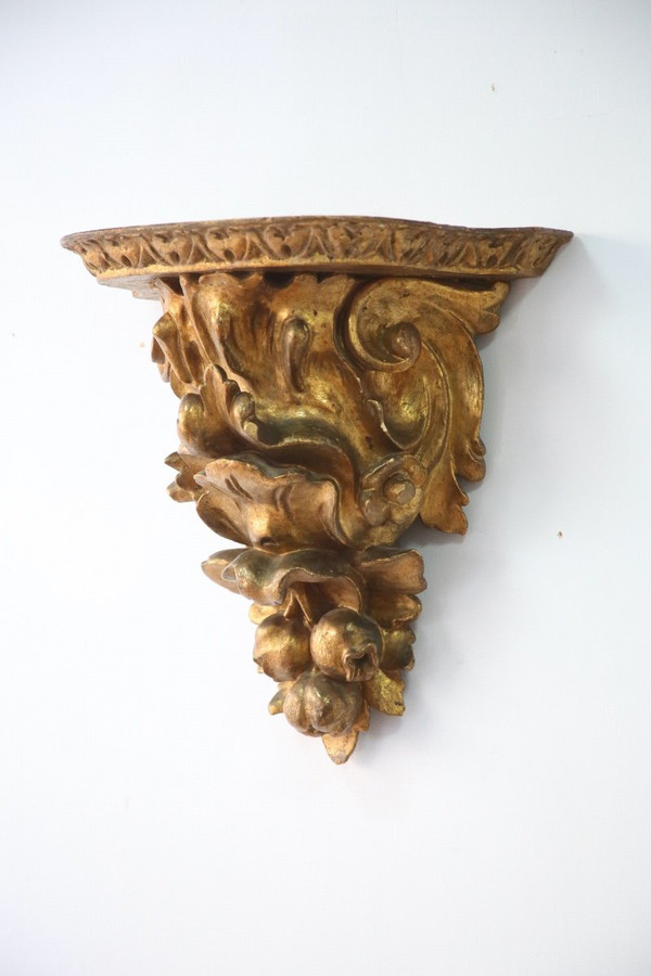 Console d’applique en bois sculpté et doré de style Baroque, Espagne, début XXème