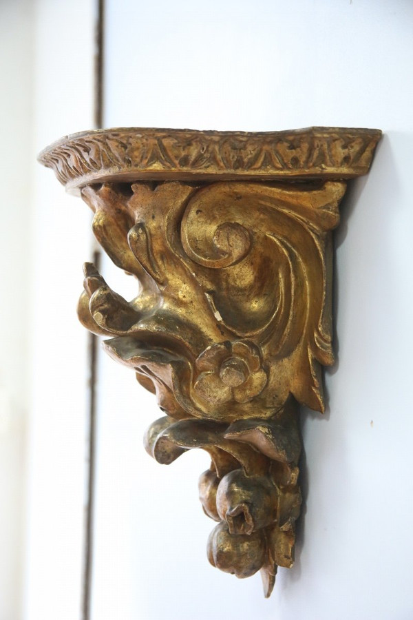 Console d’applique en bois sculpté et doré de style Baroque, Espagne, début XXème