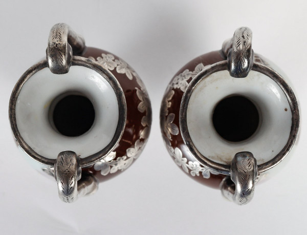 Coppia Di Vasi Miniatura In Porcellana E Argento Fine XIX Secolo