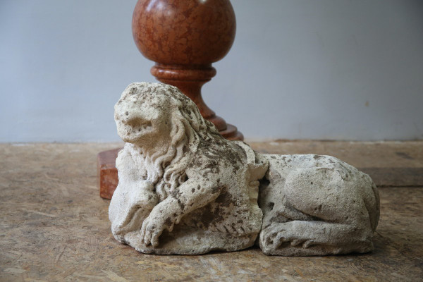 Leone scolpito in pietra calcarea, XV secolo.