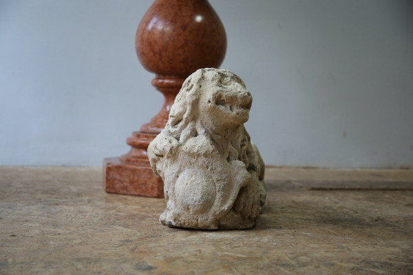 Leone scolpito in pietra calcarea, XV secolo.