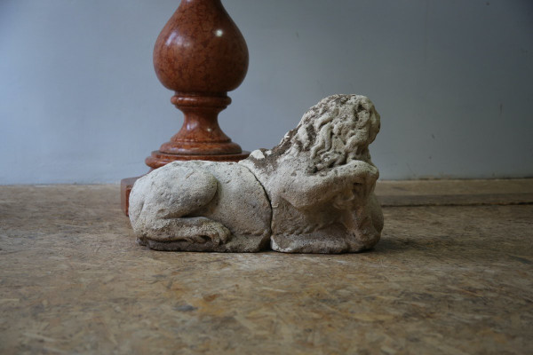 Leone scolpito in pietra calcarea, XV secolo.