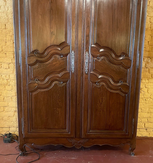 Armadio in rovere Luigi XV del XIX secolo
