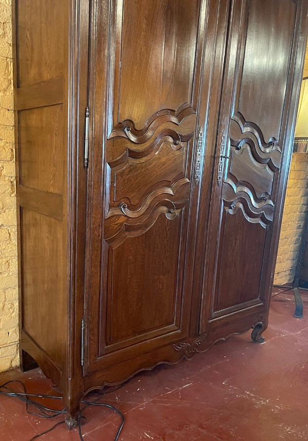 Armadio in rovere Luigi XV del XIX secolo