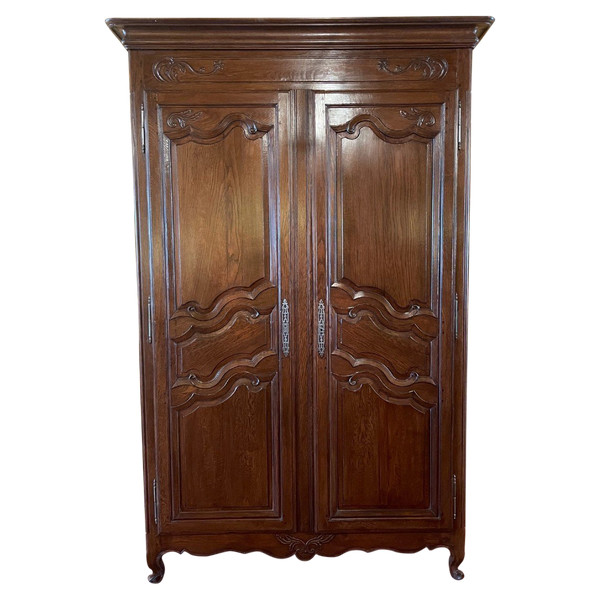Armadio in rovere Luigi XV del XIX secolo