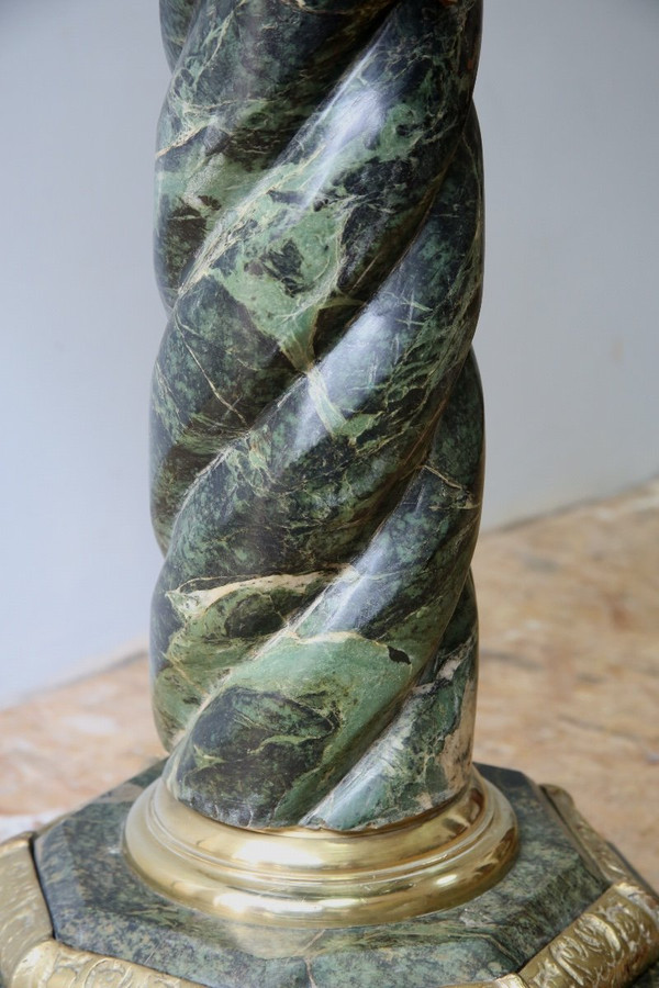 Tavolo con piedistallo in stile impero in marmo verde e intarsio di marmo