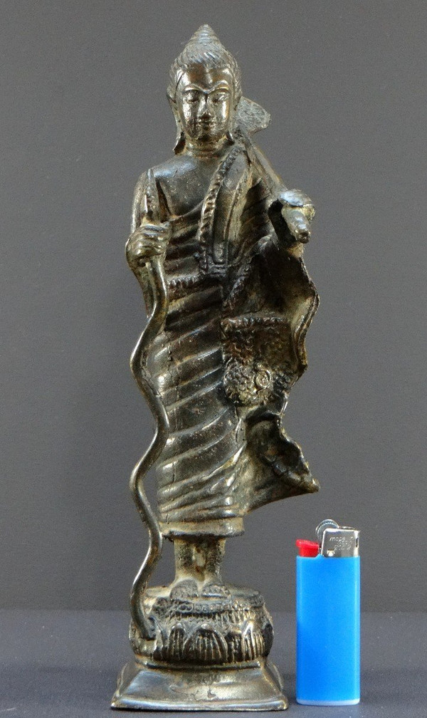 Cambogia, XIX Secolo, Statua di Buddha in bronzo.